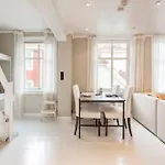New! Modern Floor In Historic Area! *